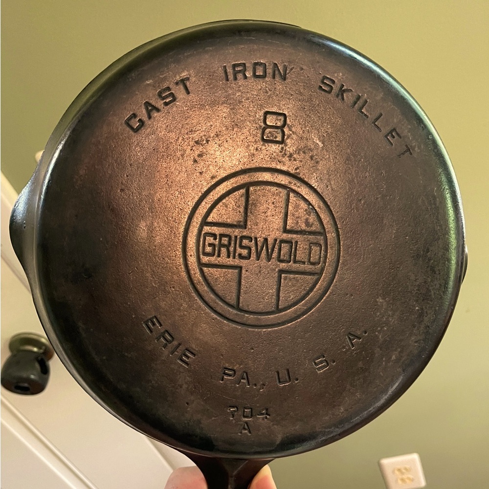 Griswold 704 A Cast Iron Skillet No. 8